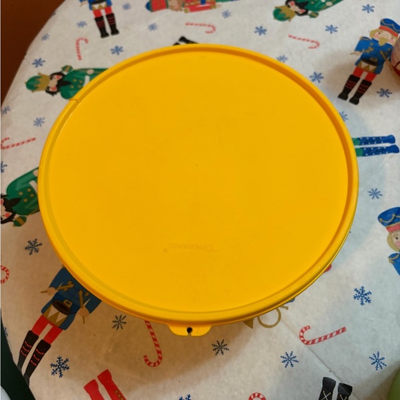 Vintage Tupperware Bowl - Picture 4 of 5